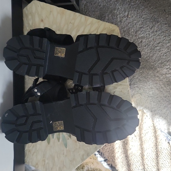 Koi Chunky Buckle Sandals - Picture 6 of 6